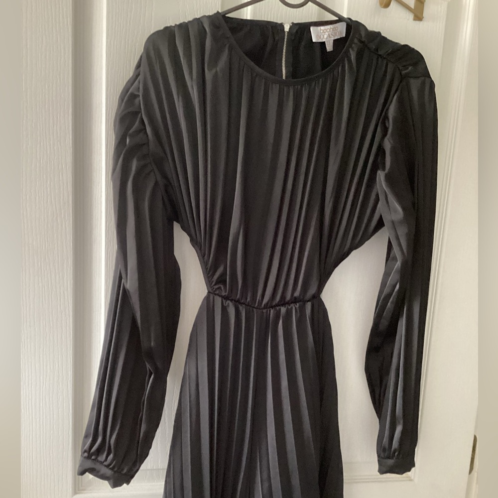 Boohoo Occasion Sexy pleated jumpsuit size  4